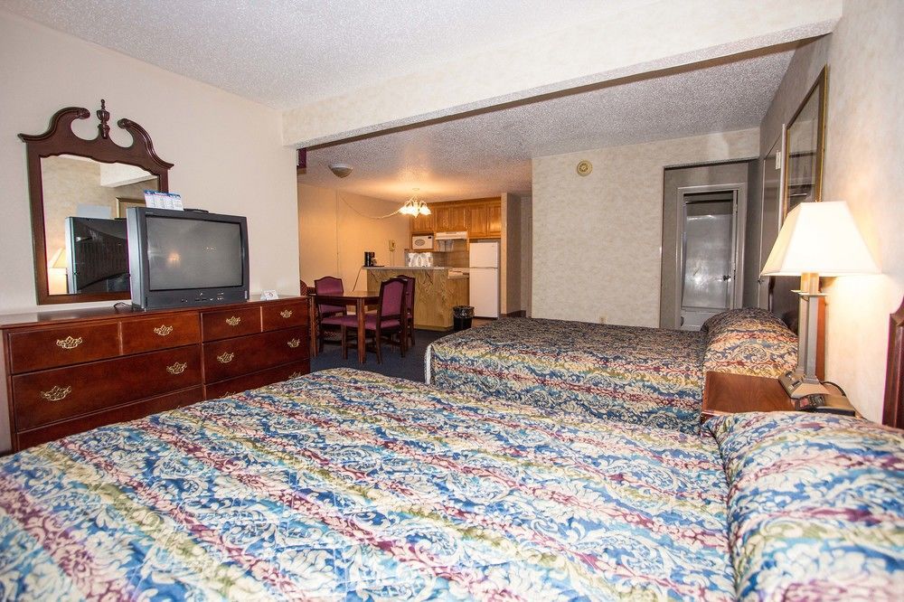 Mulberry Inn&Plaza Newport News Exterior foto